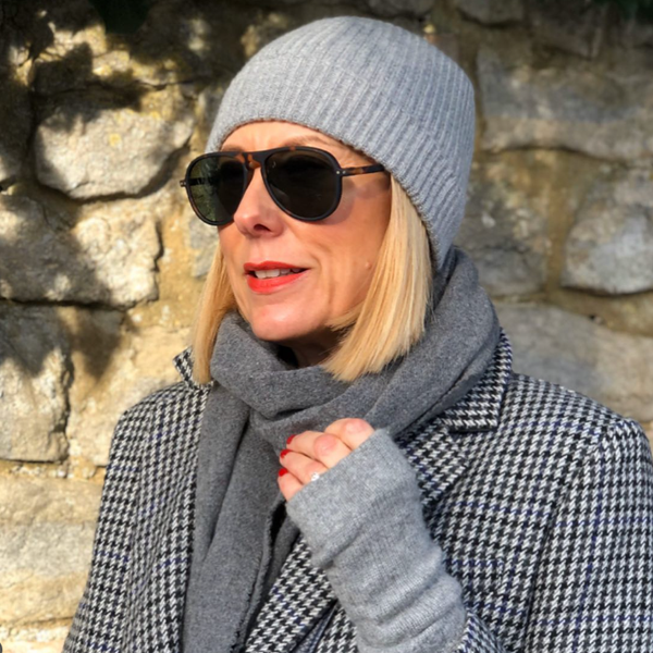 Ladies Grey Cashmere Mittens