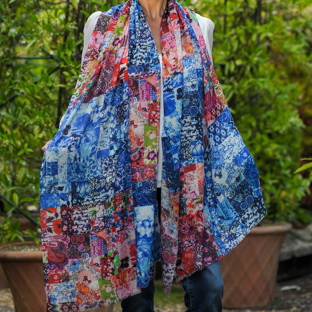Bugari Patchwork Patchwork of Patchwork Cashmere and Silk Wrap – Black.co.uk