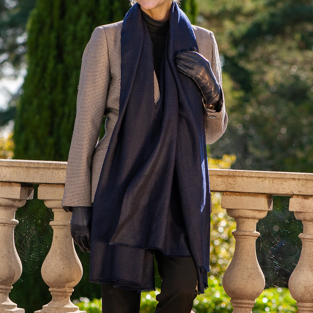 Women's Navy Blue Cashmere Shawl – - Main Image