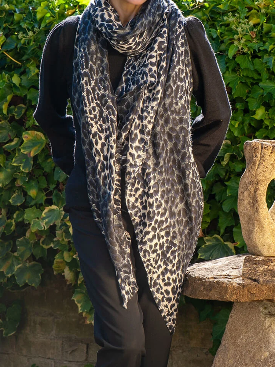 NAVY leopard SHAWL